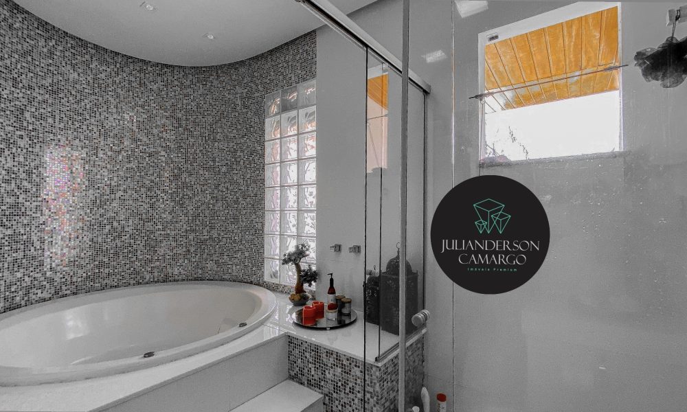 E2974FB5-06A0-411B-90F6-C43DC9F0FE1E