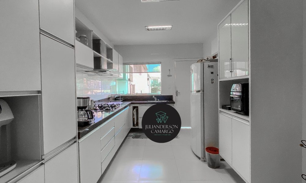 E456526F-0B41-4BDA-93F0-C0C215F170C9